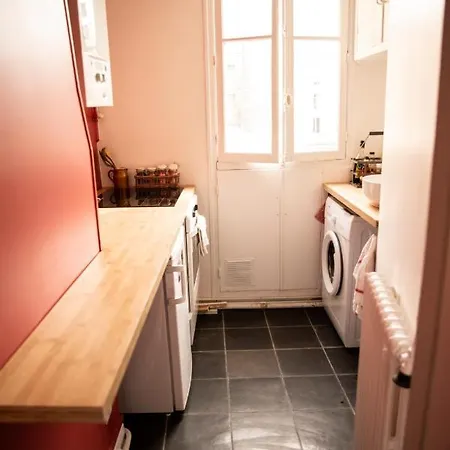 Luxurious And Designed In Montmartre Parigi