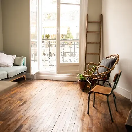 Luxurious And Designed In Montmartre *