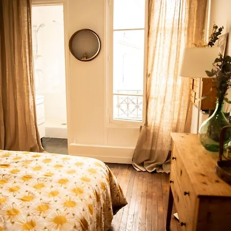 Luxurious And Designed In Montmartre Appartamento Parigi